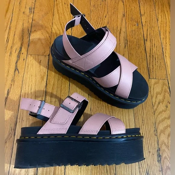 Dr. Martens: Voss II sandals - Picture 2 of 16